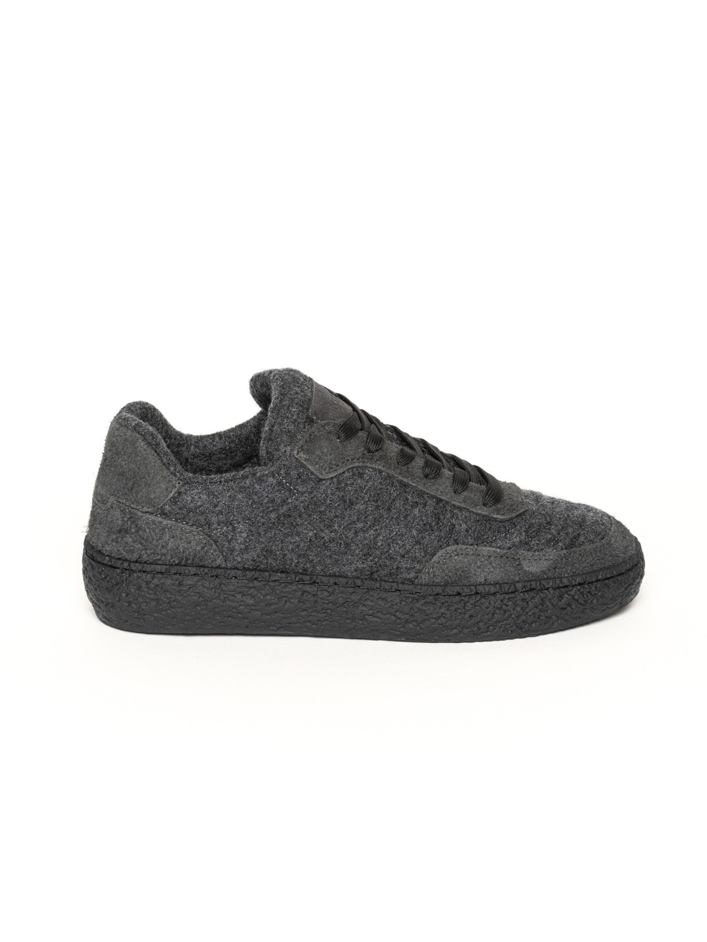 Gottstein Sneakers in Black
