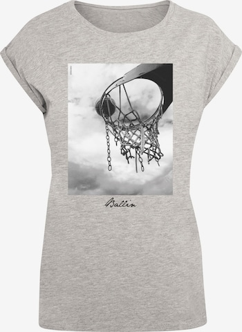 T-shirt 'Ballin 2.0' Mister Tee en gris : devant