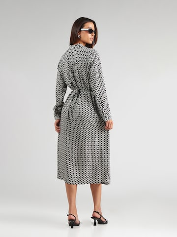 Robe-chemise COMMA en noir
