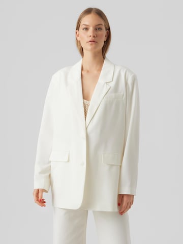 VERO MODA - Blazer 'Tikkizelda' en blanco: frente