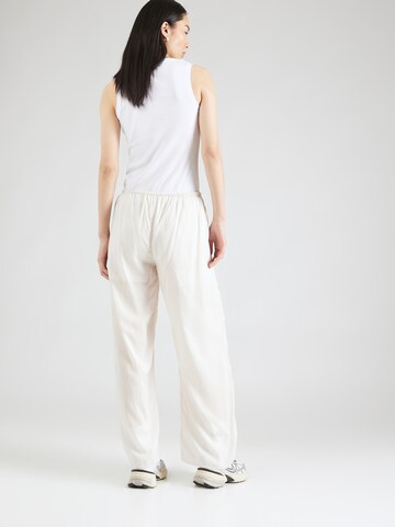 ABOUT YOU Normalny krój Spodnie 'Hege' w kolorze biały