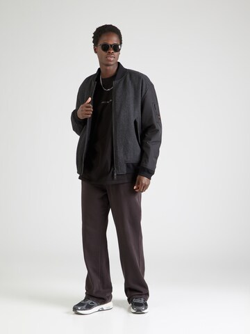 Pegador - Camiseta 'Colne' en negro