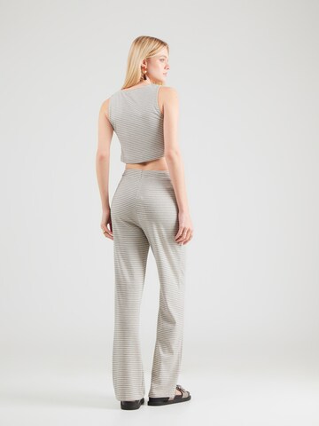 Largi Pantaloni 'Shari' de la ABOUT YOU pe negru