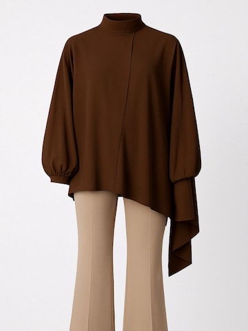 Touche Prive Knit Cardigan in Brown: front