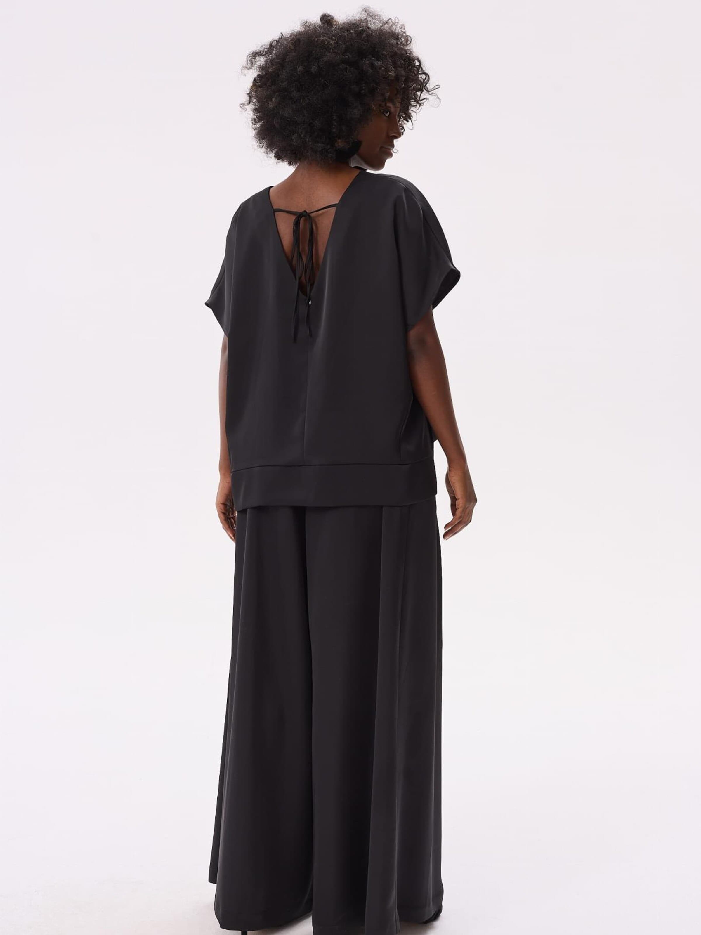 Blue Shadow Wide Leg Hose‌ in Schwarz