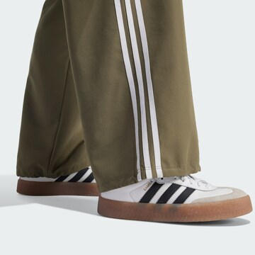 ADIDAS ORIGINALS Loose fit Cargo Pants 'Adicolor' in Green