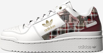 balts ADIDAS ORIGINALS Zemie brīvā laika apavi 'Forum Bold'