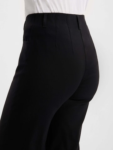 LAURIE Loosefit Hose 'Donna' in Schwarz
