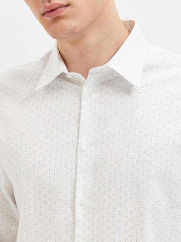 Coupe regular Chemise 'Ethan' SELECTED HOMME en blanc