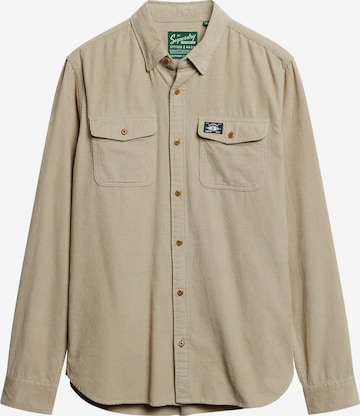 Coupe regular Chemise 'Trailsman' Superdry en beige : devant