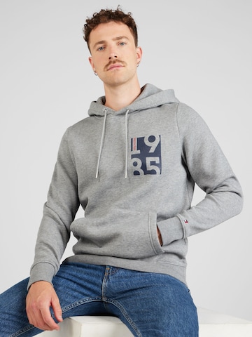 TOMMY HILFIGER - Sweatshirt em cinzento: frente