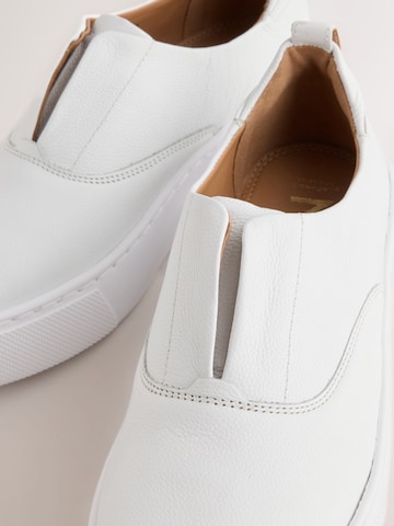 Scarpa slip-on 'Forever Comfort' di Next in bianco
