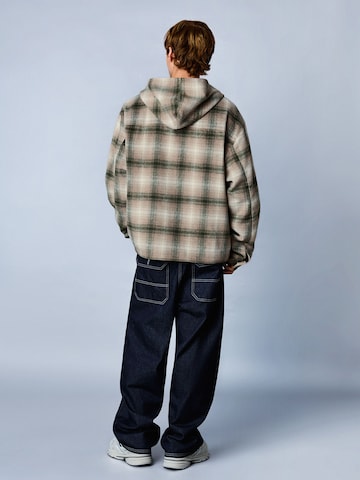 Veste mi-saison Bershka en vert