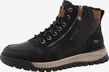 MUSTANG Veterboots in Zwart: voorkant