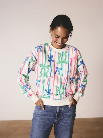 Next Μπλούζα φούτερ σε λευκό: μπροστά