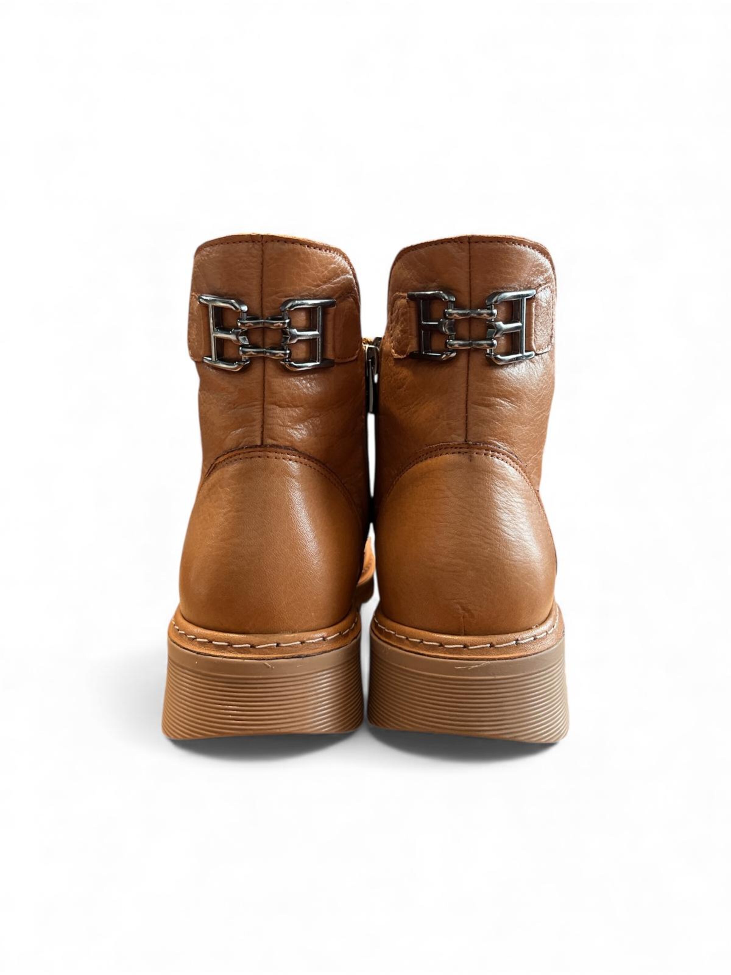 Begoria Boots in Beige