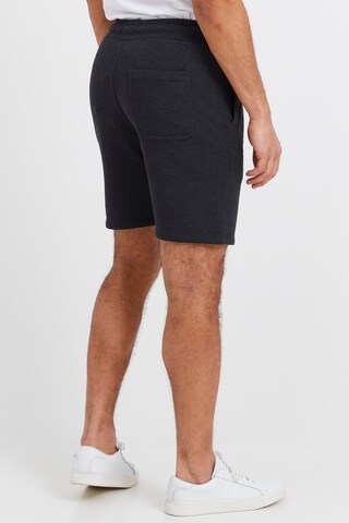 !Solid Regular Shorts 'Trippo' in Grau