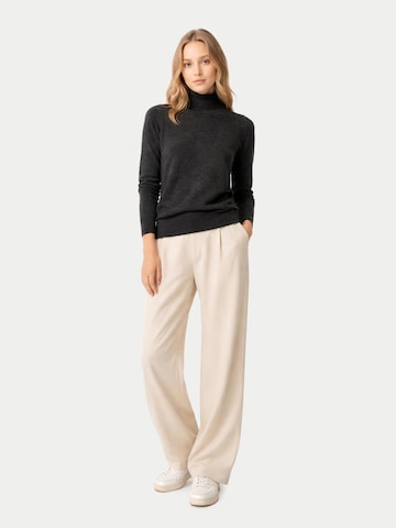 GOBI Cashmere - Jersey 'Women's Essential Cashmere Mock Neck Sweater' en gris