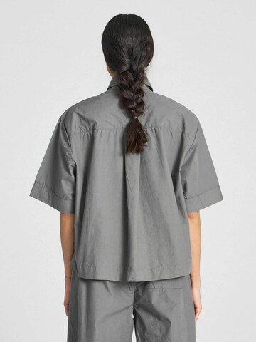 Gai+Lisva Bluse 'Astrid' i grå