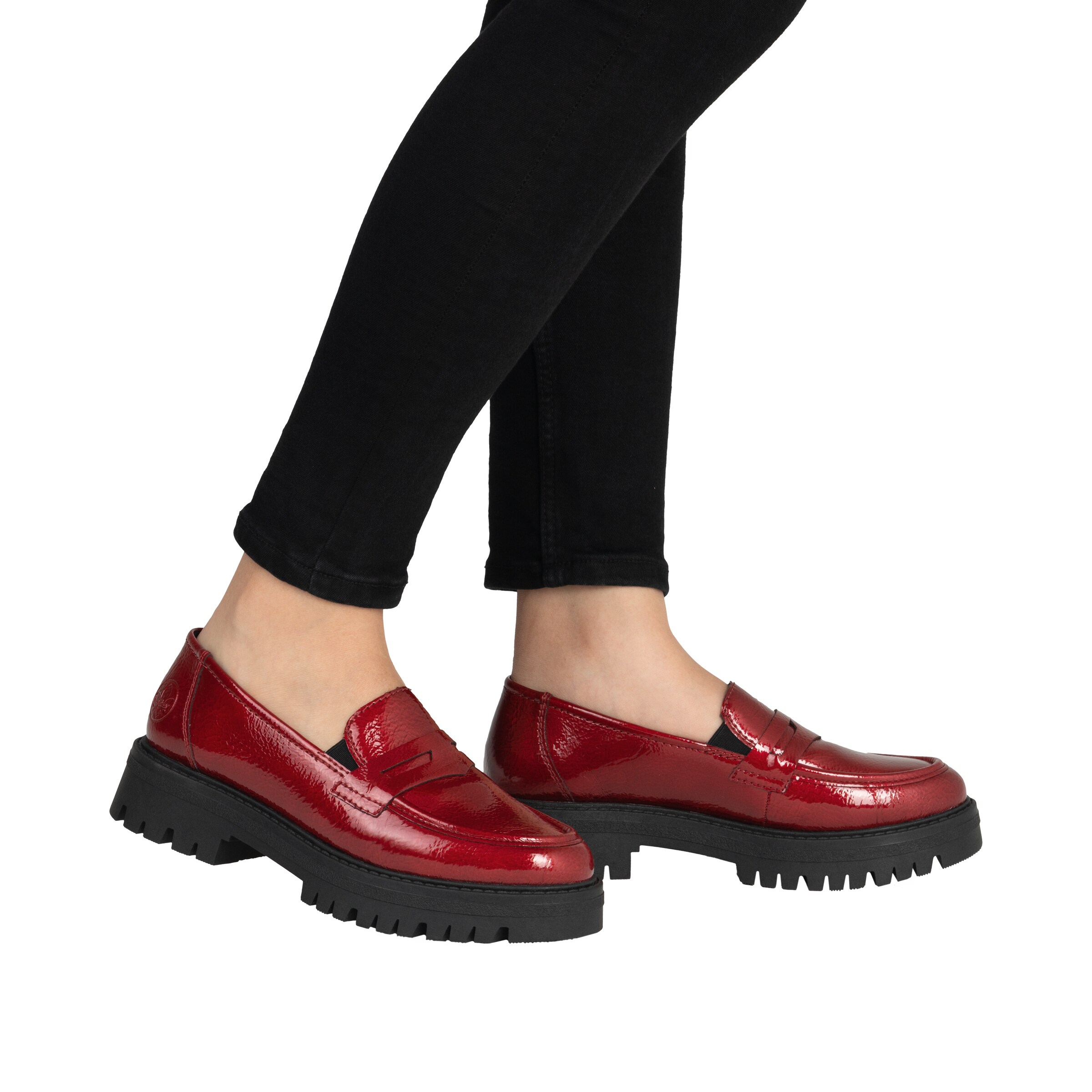 Chaussure basse Rieker en rouge