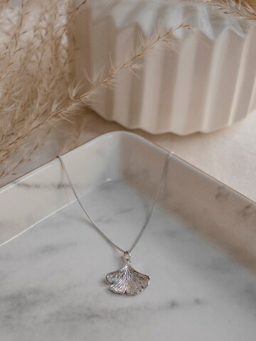 Collana 'Ginkgo' di Hey Happiness in argento