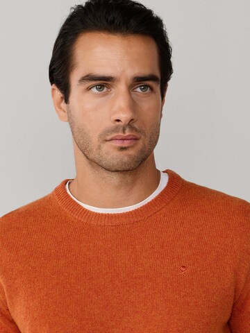 Pullover di Hackett London in arancione