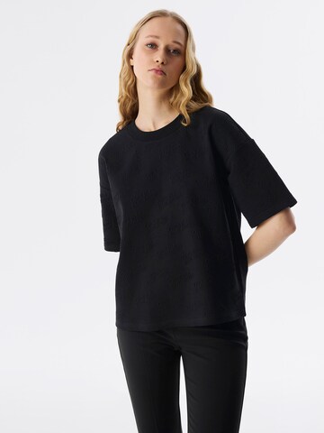 Twist Shirt in Black: front