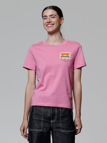Watapparel Shirt 'Rainbow Cassette' in Pink: Vorderseite