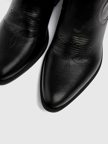 Pull&BearKaubojske čizme - crna boja