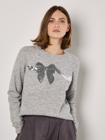 Pull-over ' ' Apricot en gris : devant