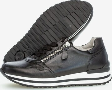 Sneaker low de la GABOR pe negru