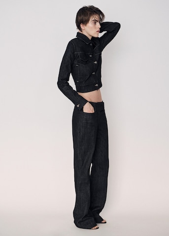 MANGO Flared Jeans 'June' in Schwarz