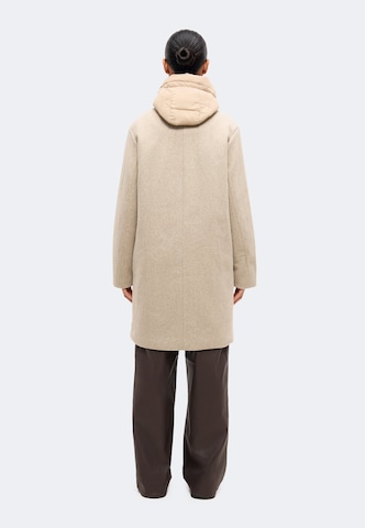 RINO & PELLE Pitkä talvitakki 'Omri' värissä beige
