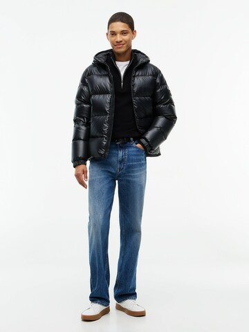 TOMMY HILFIGER Jacke in Schwarz