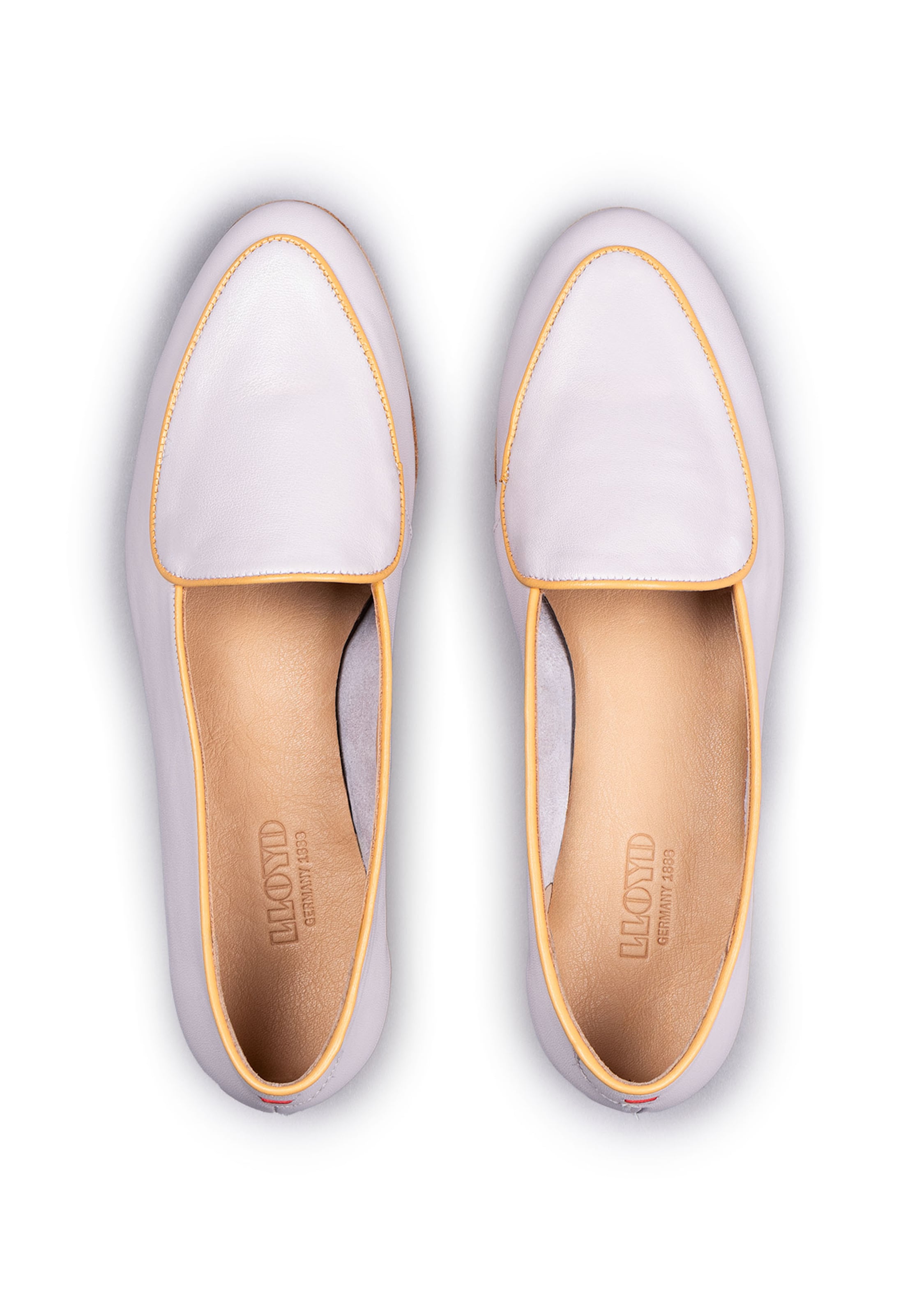 LLOYD Classic Flats in Beige