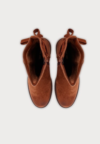 Botine 'Tamara' de la ABOUT YOU pe maro
