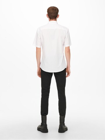 Coupe regular Chemise 'Sane' Only & Sons en blanc