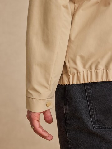 DAN FOX APPAREL Overgangsjakke 'Gianluca' i beige