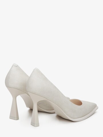 Estro Pumps met hoge voorkant '532-801' in Beige
