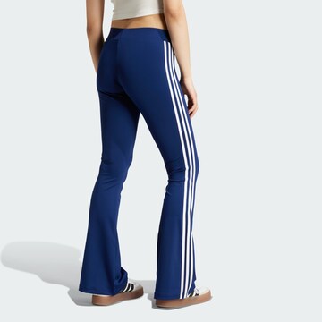 ADIDAS ORIGINALS Flared Leggings in Blau