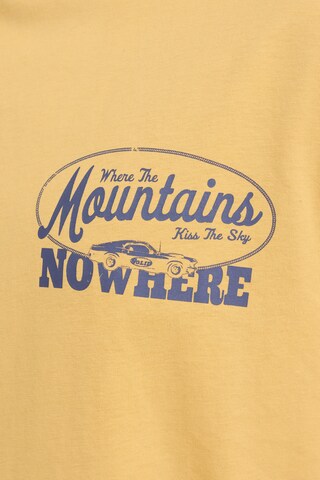 !Solid Shirt ' SDUbert ' in Yellow