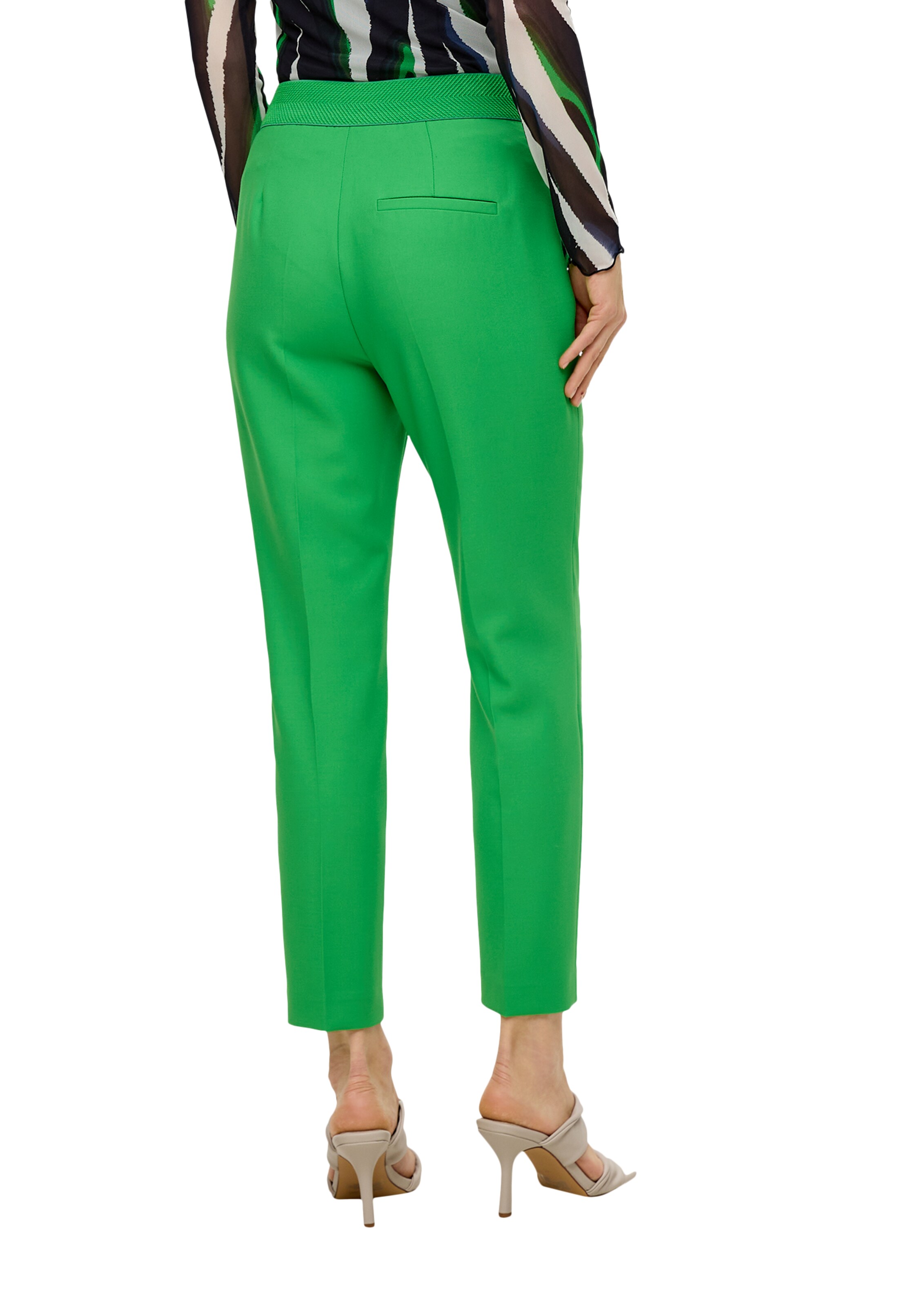 s.Oliver BLACK LABEL Tapered Bügelfaltenhose in Grün