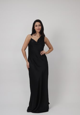 Elara Abendkleid in Schwarz: Vorderseite