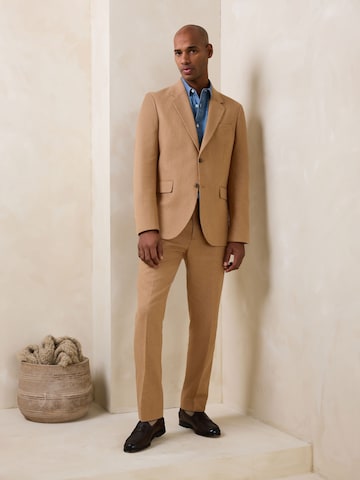 Next regular Bukser med fals i brun