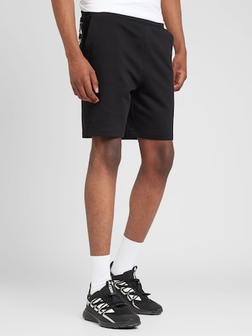 THE NORTH FACE Regular Shorts in Schwarz: predná strana