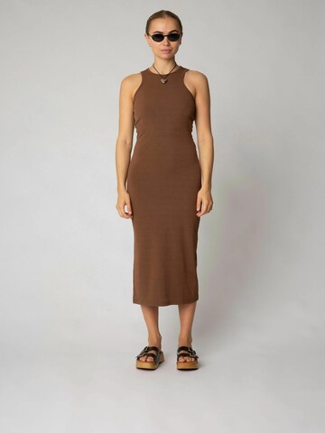 Résumé Mekko 'Sapphire' värissä ruskea