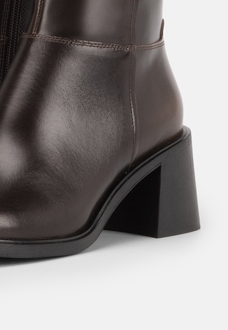 VAGABOND SHOEMAKERS Boots 'VEGA' in Brown