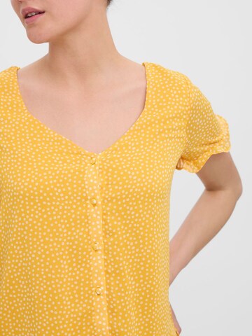 VERO MODA - Blusa 'Caro' em amarelo