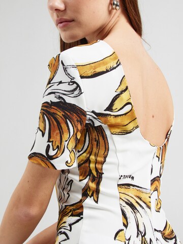 Versace Jeans Couture Sukienka w kolorze biały