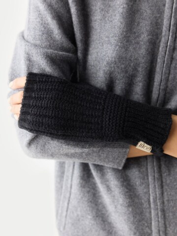 Guanti con dita corte 'Rib-Knit Cashmere Gloves' di GOBI Cashmere in nero